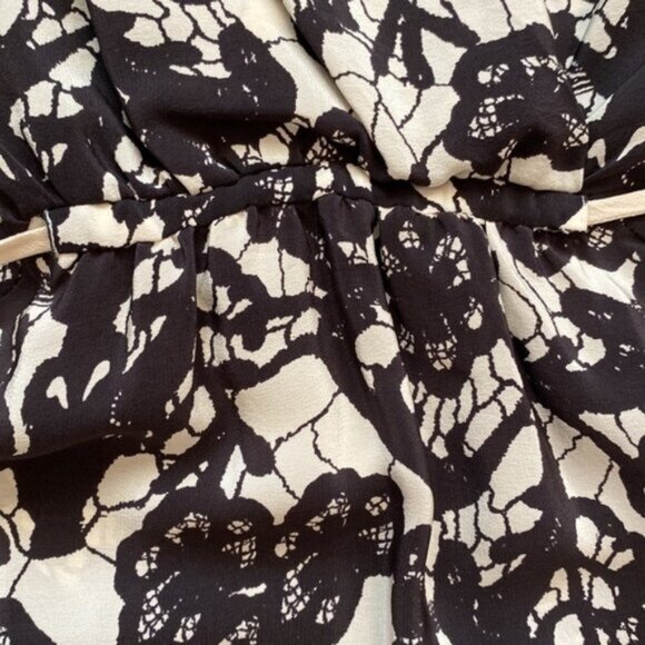 Wilfred Aritzia Silk V-Neck Surplice Dress Womens Medium Pockets Black White - Picture 8 of 13